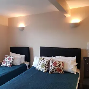 Kgt House Bed & Breakfast